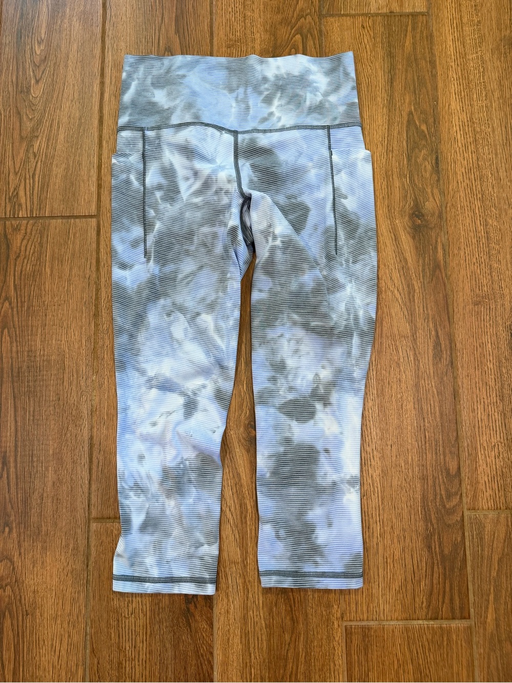 Athleta Women’s Salutation Stash Pocket Capri Leggings Size S